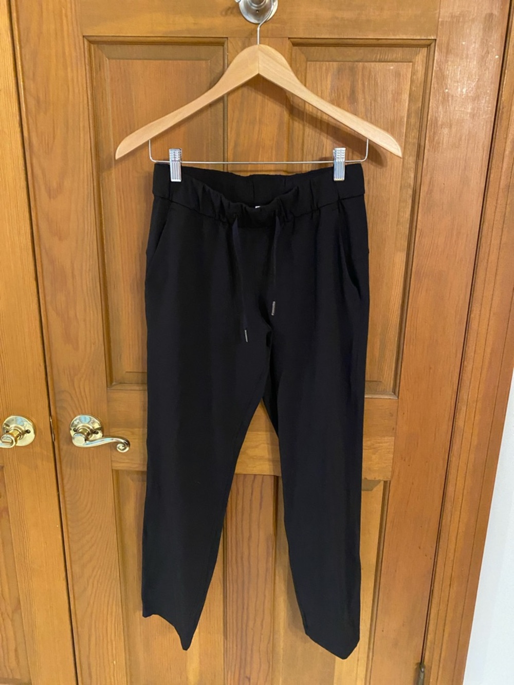 lululemon athletica Black On The Fly 7/8 Drawstring Pants Size 4